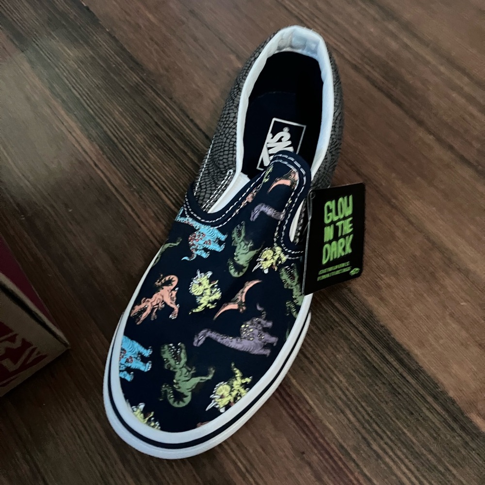NIB Vans Kids Classic Slip-On Shoes Sz 2